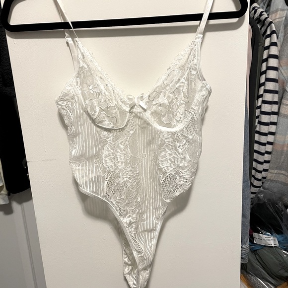White lace bodysuit/lingerie - Picture 1 of 4